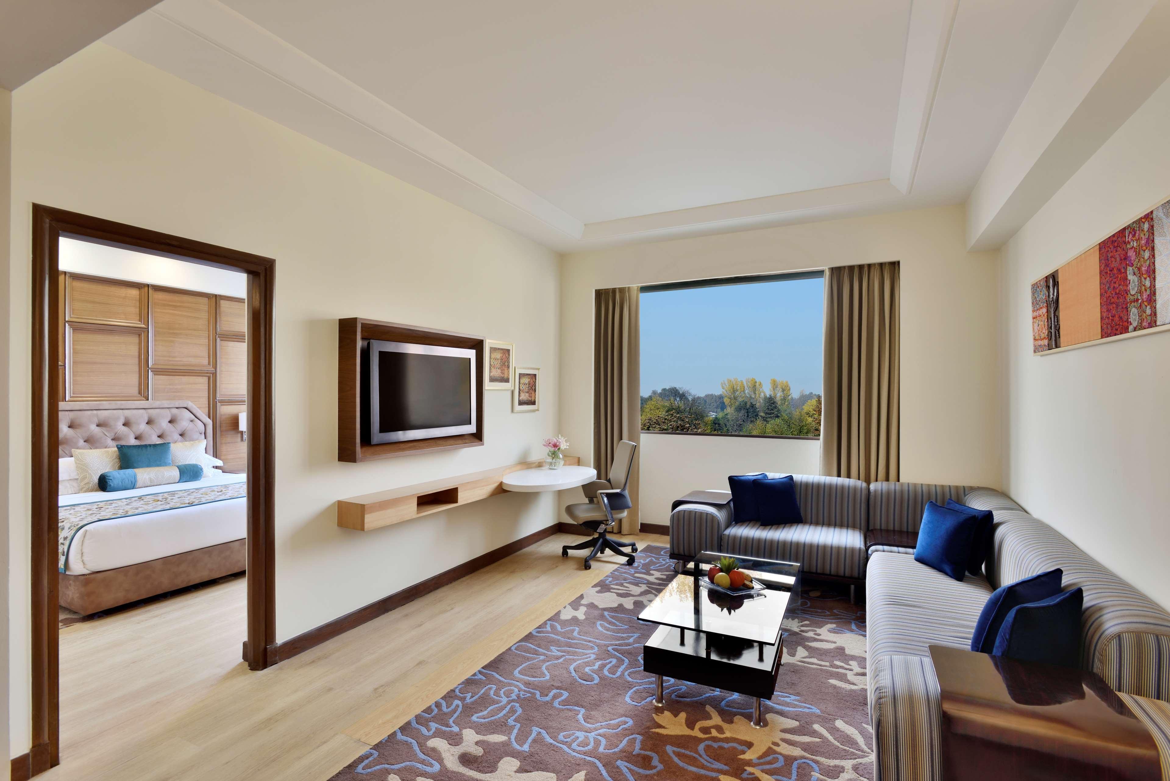 מלון Radisson Srinagar מראה חיצוני תמונה