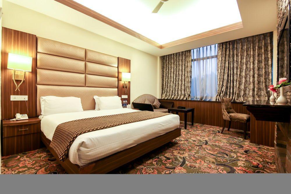מלון Radisson Srinagar מראה חיצוני תמונה