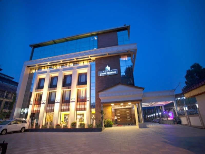מלון Radisson Srinagar מראה חיצוני תמונה