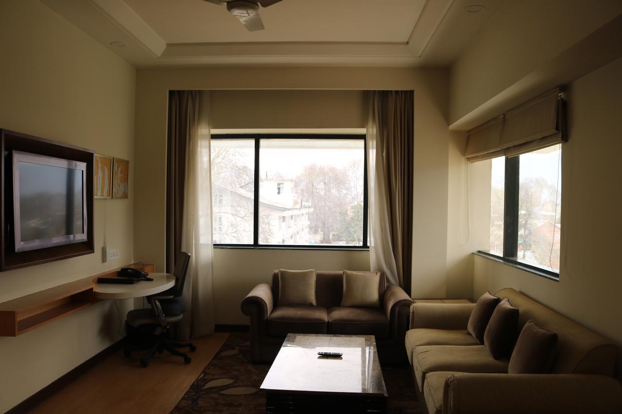 מלון Radisson Srinagar מראה חיצוני תמונה