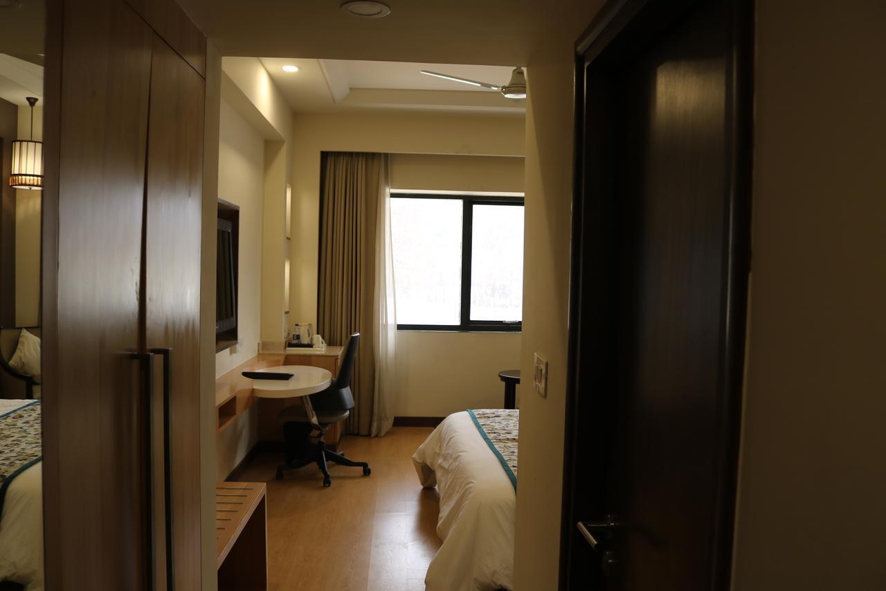 מלון Radisson Srinagar מראה חיצוני תמונה