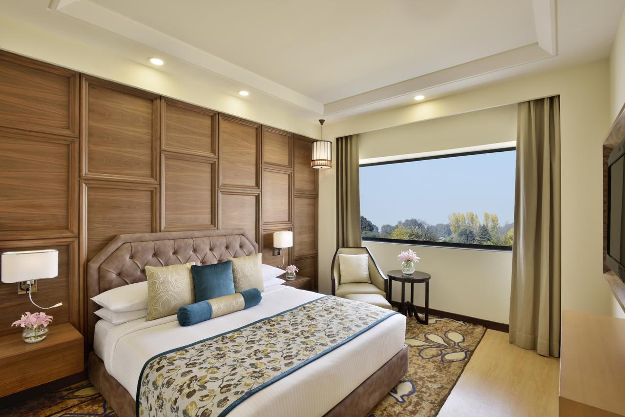 מלון Radisson Srinagar מראה חיצוני תמונה